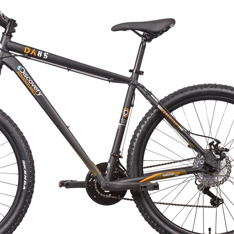 Matzwart aluminium frame van de Discovery Adventures DA85 met zadel en achterwiel