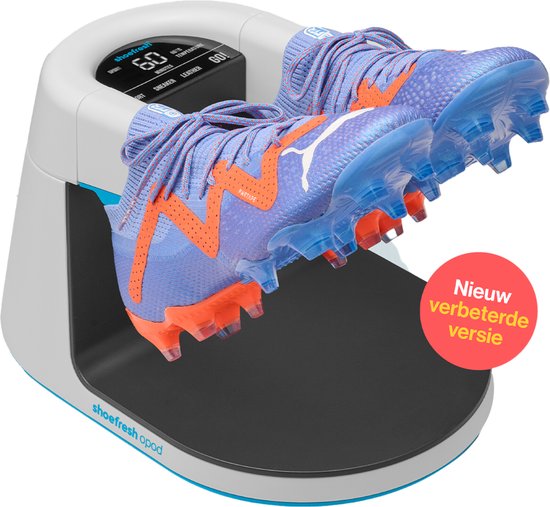 Shoefresh Opod witte schoenendroger met voetbalschoenen schuin op de houder Shoefresh Opod witte schoenendroger met voetbalschoenen schuin op de houder